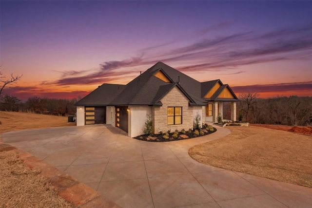 3124 Road Runner Court, Guthrie, OK 73044