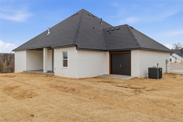 3124 Road Runner Court, Guthrie, OK 73044
