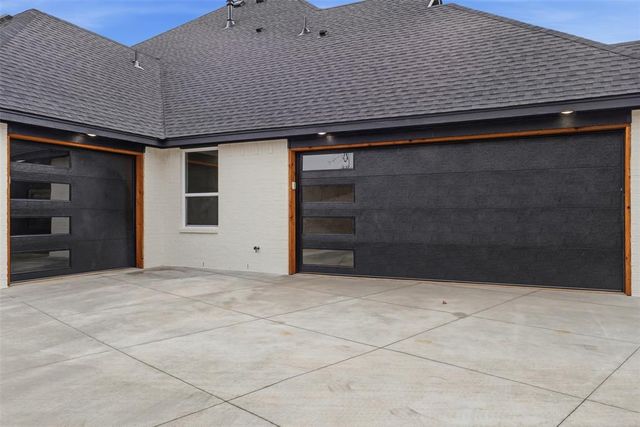 3124 Road Runner Court, Guthrie, OK 73044