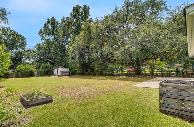 1107 Hawthorne Road, Hanahan, SC 29410