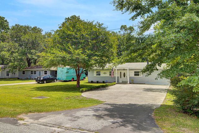 1107 Hawthorne Road, Hanahan, SC 29410