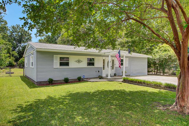 1107 Hawthorne Road, Hanahan, SC 29410