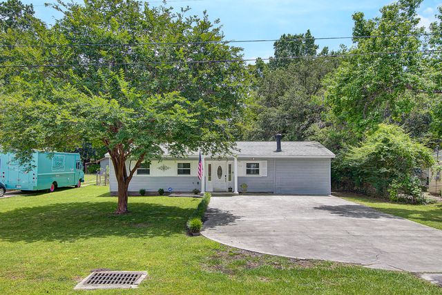 1107 Hawthorne Road, Hanahan, SC 29410