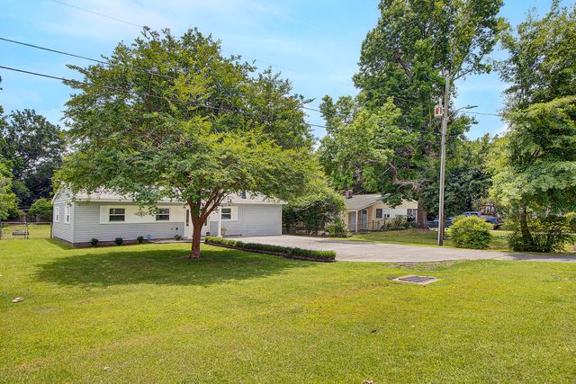 1107 Hawthorne Road, Hanahan, SC 29410