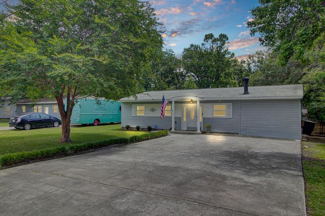 1107 Hawthorne Road, Hanahan, SC 29410