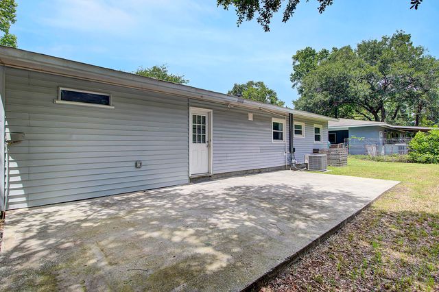 1107 Hawthorne Road, Hanahan, SC 29410