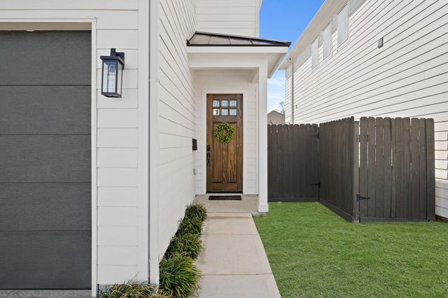 2211 Mansfield Street, Houston, TX 77091