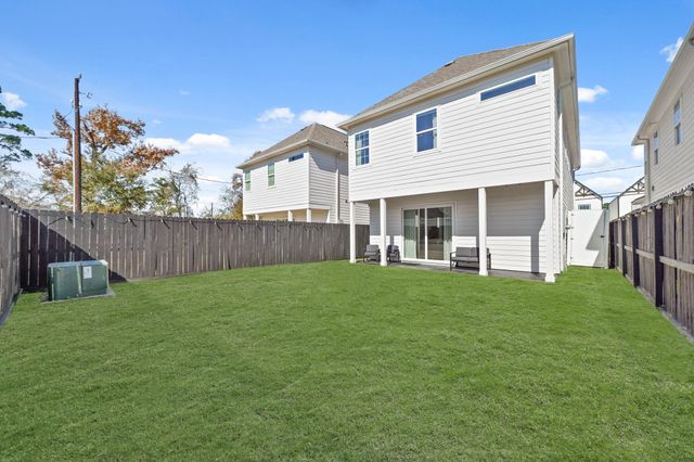 2211 Mansfield Street, Houston, TX 77091