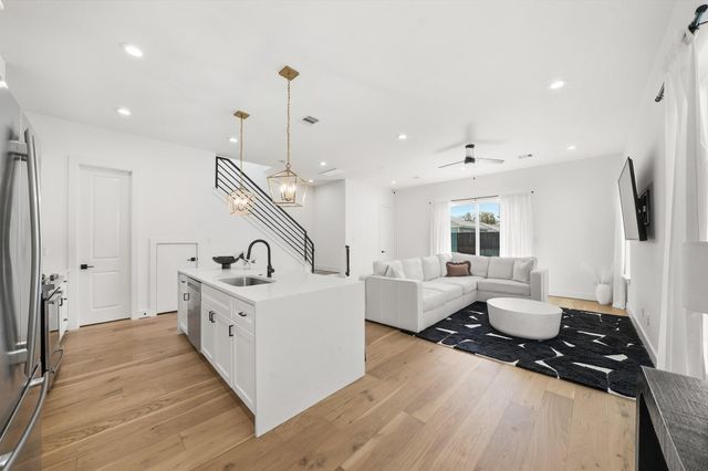 2211 Mansfield Street, Houston, TX 77091