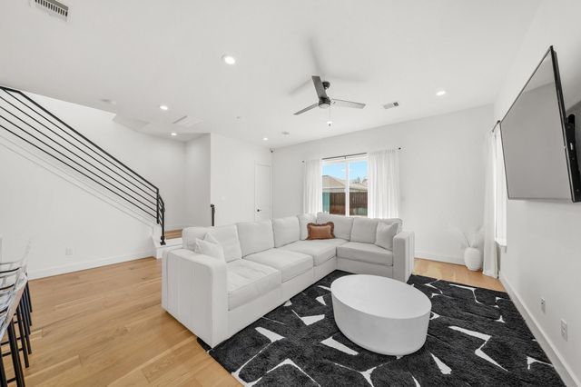 2211 Mansfield Street, Houston, TX 77091