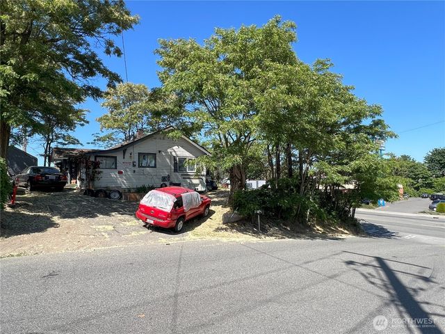 15325 1st Avenue S, Burien, WA 98148