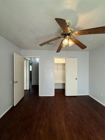 526 Whippoorwill Drive, Missouri City, TX 77489