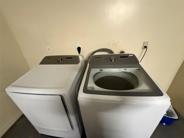 526 Whippoorwill Drive, Missouri City, TX 77489