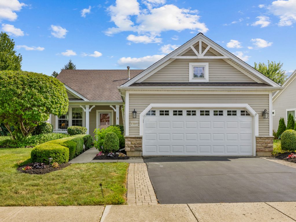 13169 W Essex Lane, Huntley, IL 60142