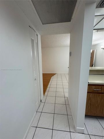 5981 Washington St 215, Hollywood, FL 33023