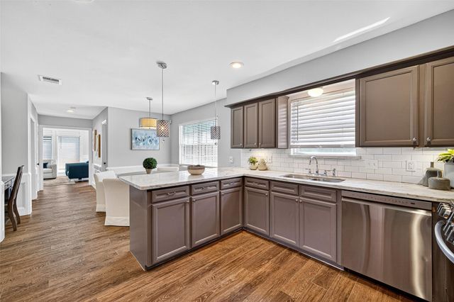 10935 Piping Rock Lane, Houston, TX 77042