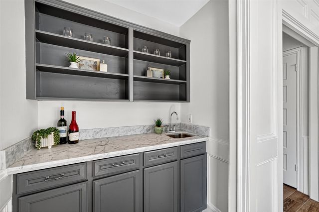 10935 Piping Rock Lane, Houston, TX 77042