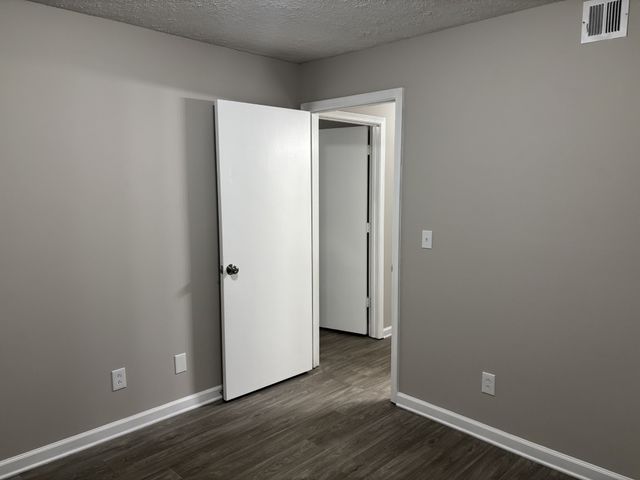 3239 Tower Dr Apt B, Clarksville, TN 37042