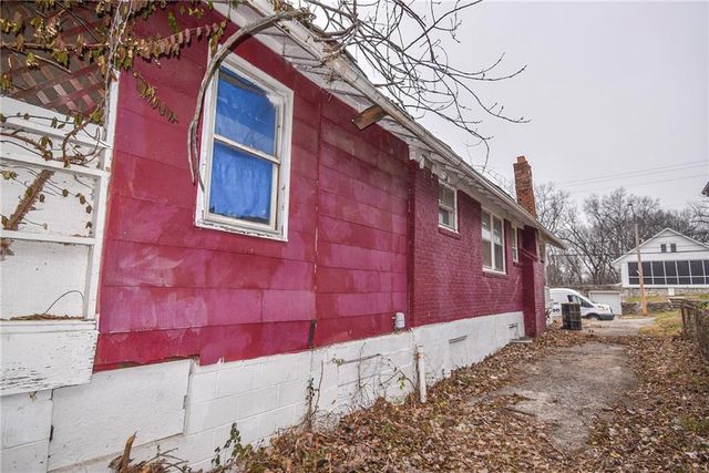 5406 Jackson Avenue, Kansas City, MO 64130