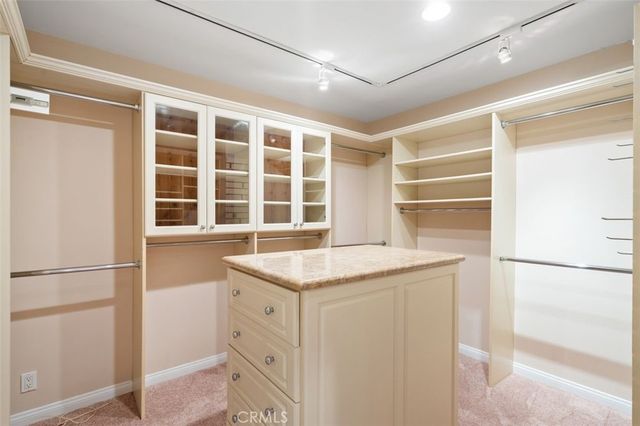 5068 Shirley, Tarzana, CA 91356