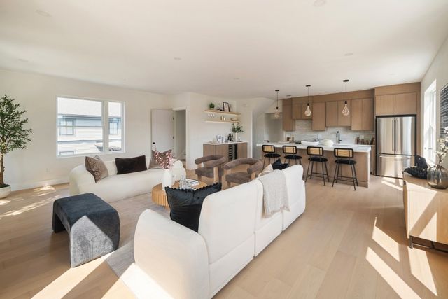 60 Franklin St 2, Somerville, MA 02145