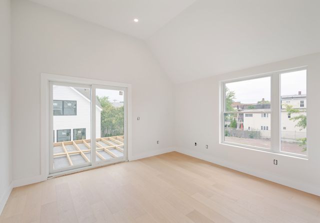 60 Franklin St 2, Somerville, MA 02145