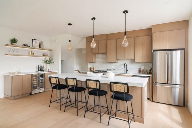 60 Franklin St 2, Somerville, MA 02145