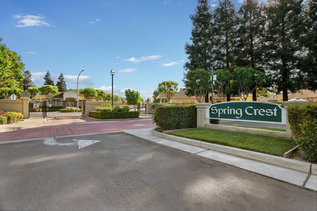 2042 Spring Blossom Ln, Turlock, CA 95382