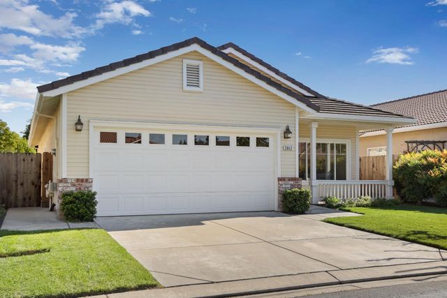 2042 Spring Blossom Ln, Turlock, CA 95382