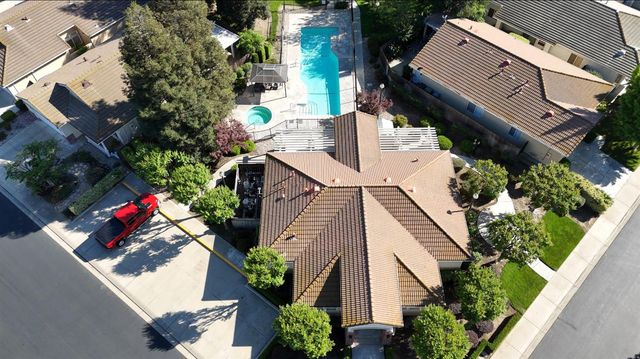 2042 Spring Blossom Ln, Turlock, CA 95382