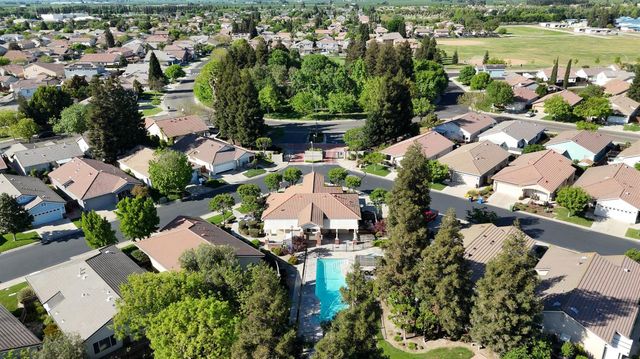 2042 Spring Blossom Ln, Turlock, CA 95382