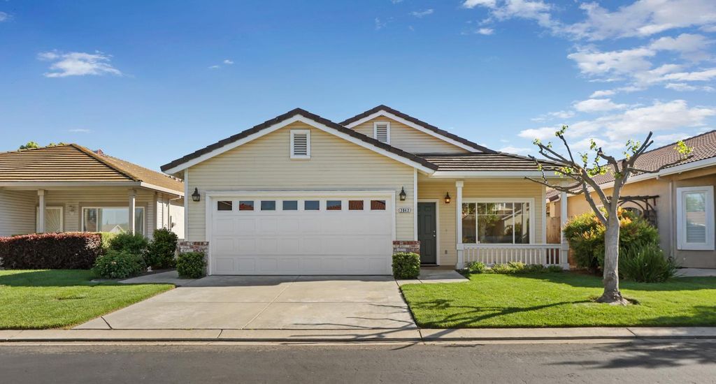 2042 Spring Blossom Ln, Turlock, CA 95382