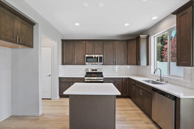 509 N Arc Ct, Spokane Valley, WA 99016