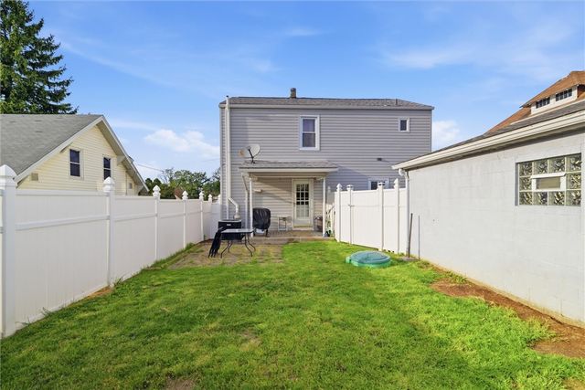1504 7th St, New Kensington, PA 15068