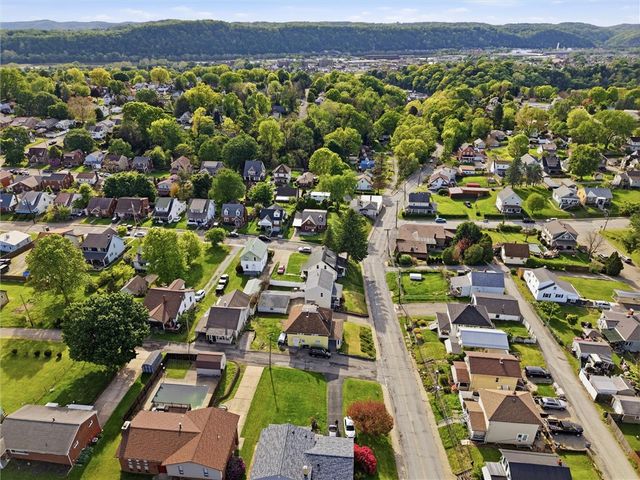 1504 7th St, New Kensington, PA 15068