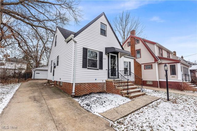 953 Whitby Road, Cleveland Heights, OH 44112