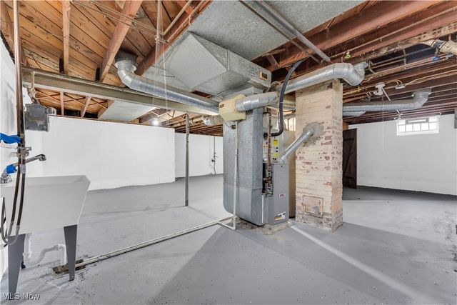 953 Whitby Road, Cleveland Heights, OH 44112