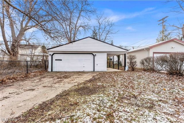 953 Whitby Road, Cleveland Heights, OH 44112