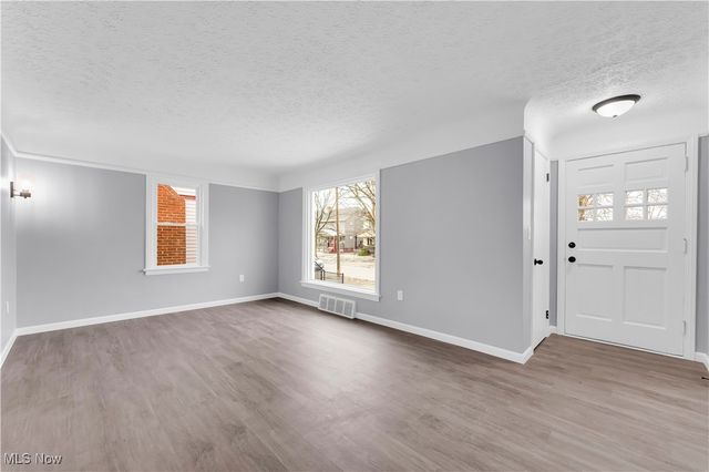 953 Whitby Road, Cleveland Heights, OH 44112