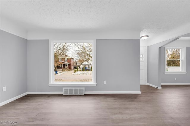 953 Whitby Road, Cleveland Heights, OH 44112