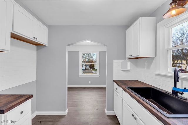 953 Whitby Road, Cleveland Heights, OH 44112