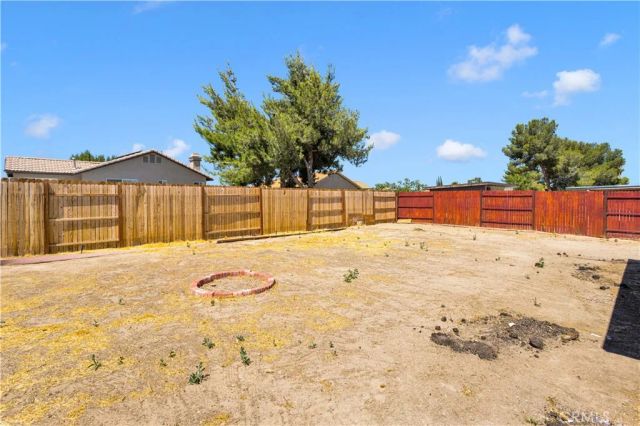 13776 Foxfire Road, Victorville, CA 92392