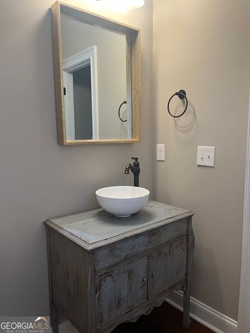 1211 Club Cove Drive, Greensboro, GA 30642