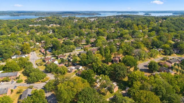 3021 Blackwood Dr, Nashville, TN 37214
