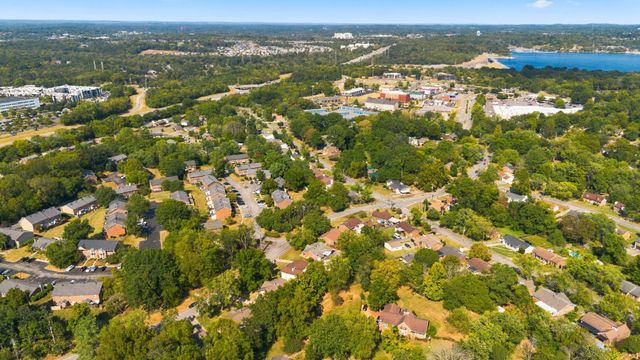 3021 Blackwood Dr, Nashville, TN 37214