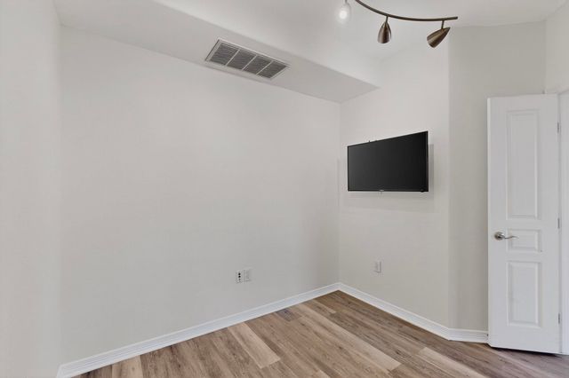 330 Las Colinas Boulevard E 418, Irving, TX 75039