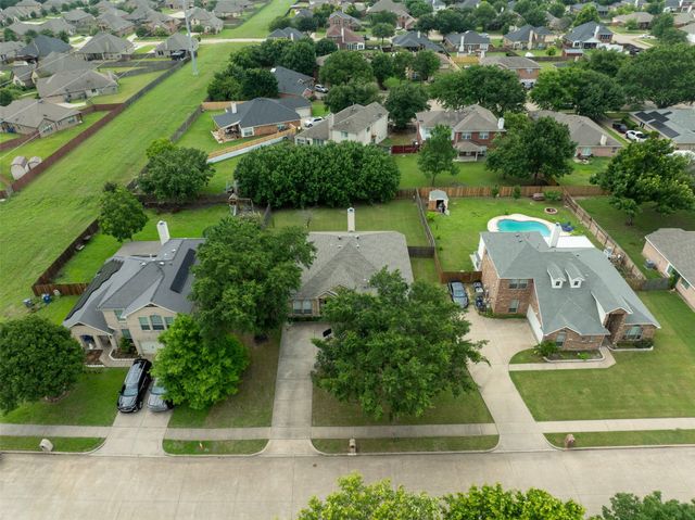 302 Abel Drive, Glenn Heights, TX 75154