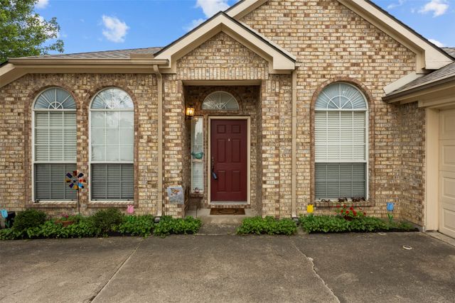 302 Abel Drive, Glenn Heights, TX 75154