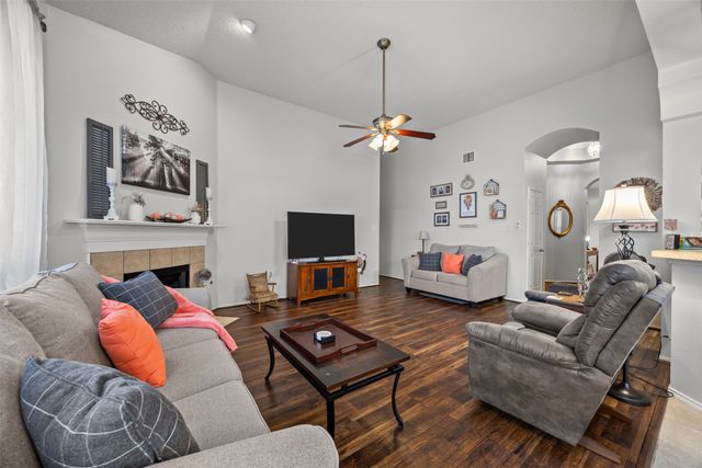 302 Abel Drive, Glenn Heights, TX 75154