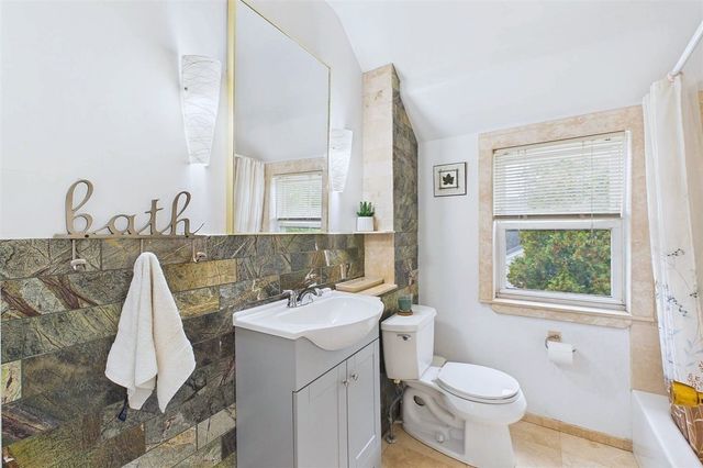 83 Desoto Rd, Boston, MA 02132
